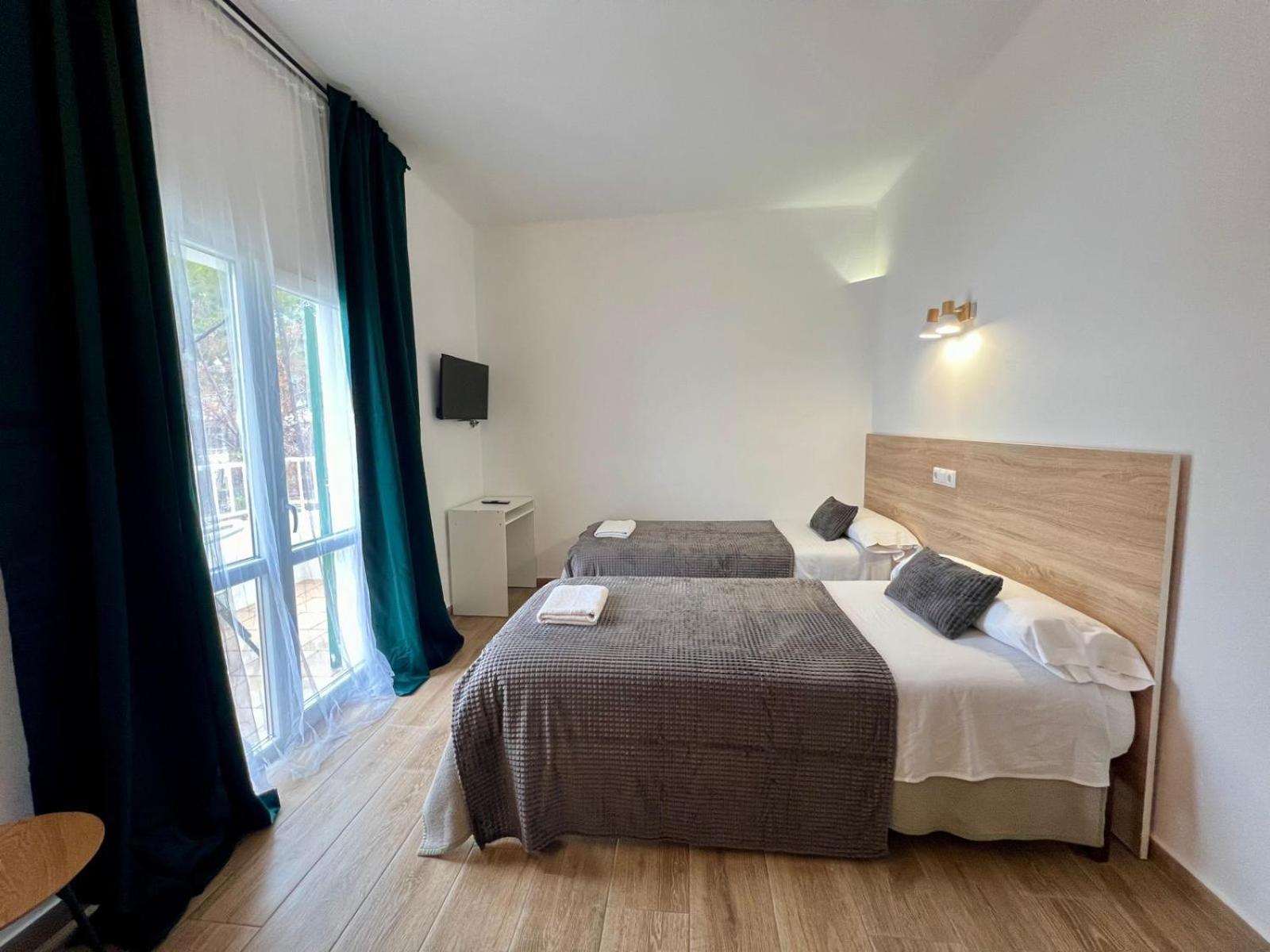 Hostal Oasis Dor Cala D´Or Exteriér fotografie